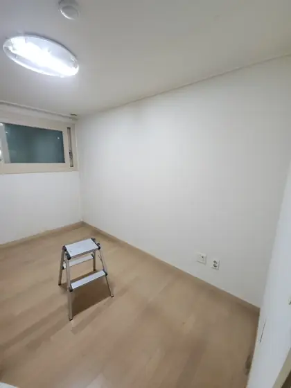 입주 붙박이장 철거 — 붙박이장을 모두 뗀 방